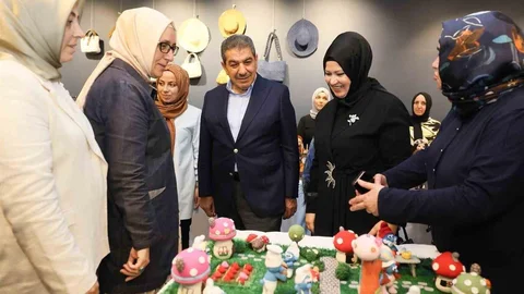 Esenler’de Yıl Sonu Sergisi Açıldı