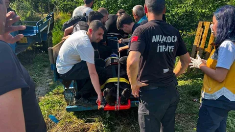 Düzce'de Traktör Devrildi