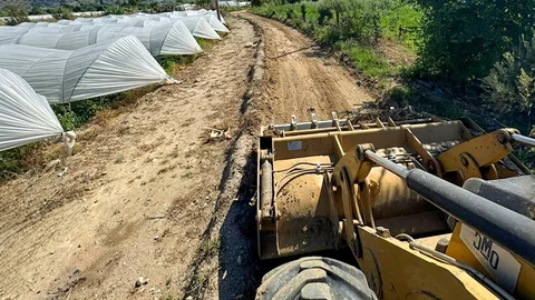 Efeler'de Tarım Yolları Bakımda