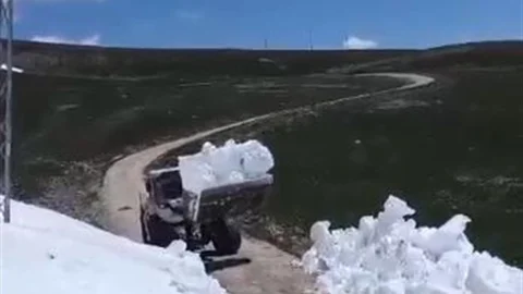 Ardahan'da Kar Çalışmaları Devam Ediyor