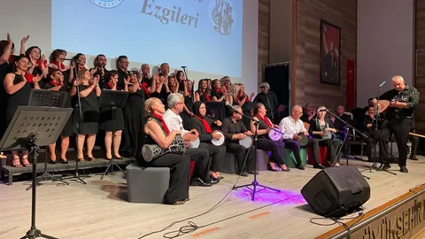 Bağarası Ezgileri Alaşehir'de Coşku Yarattı
