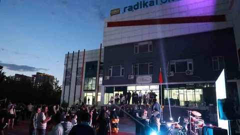 Diyarbakır'da 8. Sınıf Mezuniyet Heyecanı