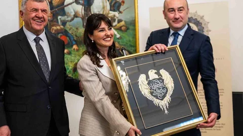 İstanbul'da 'Seçkiler' Sergisi Açıldı