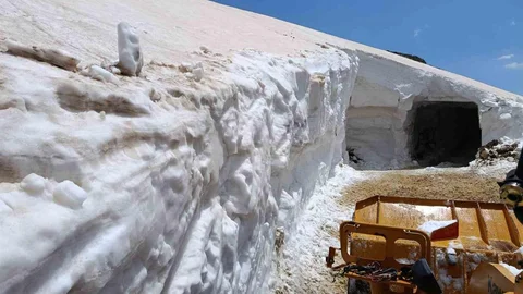 Bingöl'de Haziran Ayında Kar Mücadelesi