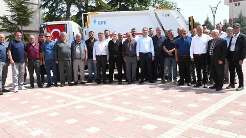 Beylikova'ya Hibe Çöp Aracı Geldi