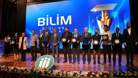 İnönü Üniversitesi’nde Başarı Ödülleri Verildi