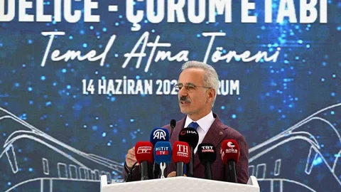 Ankara'da Hızlı Tren Hattı İhalesi Yapıldı
