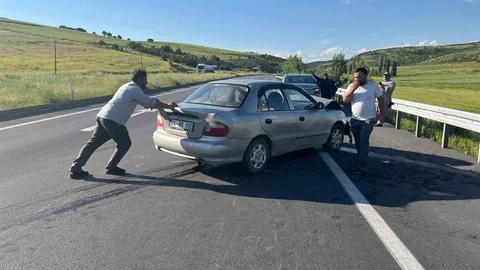 İki Araçlı Trafik Kazasında Yaralılar Var