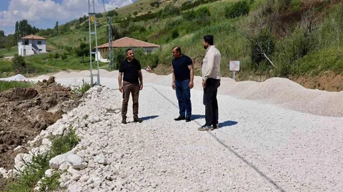 Akçadağ'da Yol Çalışmaları Devam Ediyor