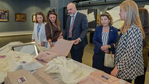 Şehitkamil'de Kadınların Eserleri Sergilendi