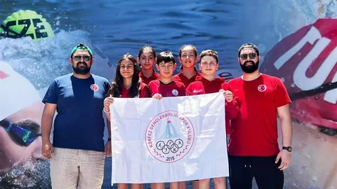 Körfezli Yüzücüler Milli Takıma Seçildi