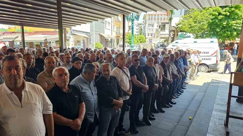 Rize'de Yaşlı Çiftin Cenazesi