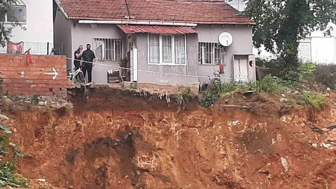 Bilecik'te Toprak Kayması Tehlikesi