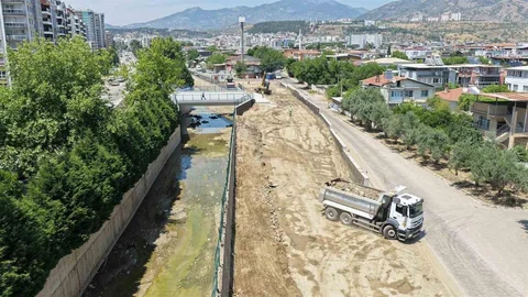 Doğu Aydın Bulvarı Köprüsü'nde Çalışmalar Devam Ediyor