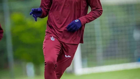 Trabzonspor Ernest Muçi ile Anlaştı