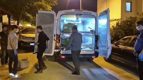 Bodrum'da Babasının Cesediyle Yaşadı