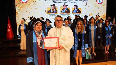 Yıllar Sonra Beklenen Mezuniyet Töreni