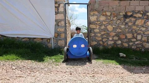 Oğluna Akülü Araç Yaptı