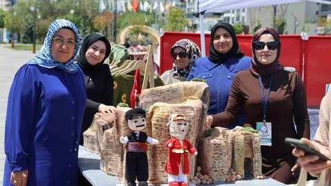 Elazığ'da Amigurumi ile Tarihi Kale Yapıldı
