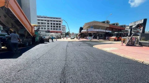 Alanya'da Sıcak Asfalt Çalışmaları Devam Ediyor