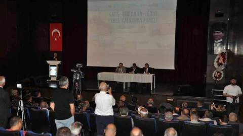 Kars'ta Ekonomik Gelecek Tartışıldı