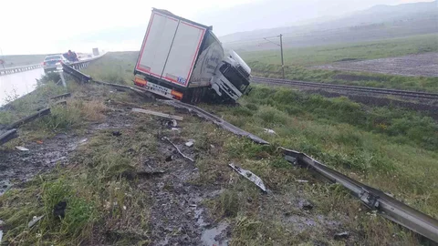 Sivas'ta Yağmur Nedeniyle Kaza