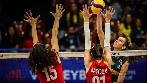 A Milli Kadın Voleybol Takımı İtalya'ya Yenildi