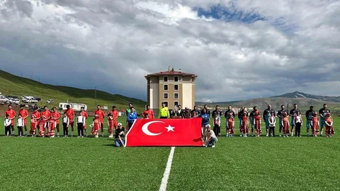 Tekman'da Futbol Turnuvası Şampiyonu Hürriyetspor