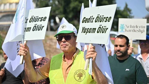 Gediz Nehri İçin Bir Araya Geldiler