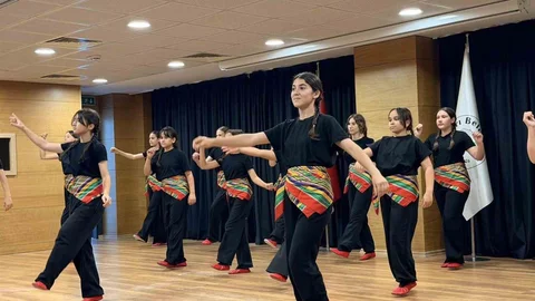 Bilecik'te Akrobasi Gösterisi İlgiyle İzlenildi