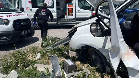 Van'da Trafik Kazası: 4 Ölü, 2 Yaralı