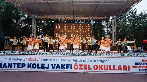 GKV Öğrencileri Dansın Renklerini Sergiledi