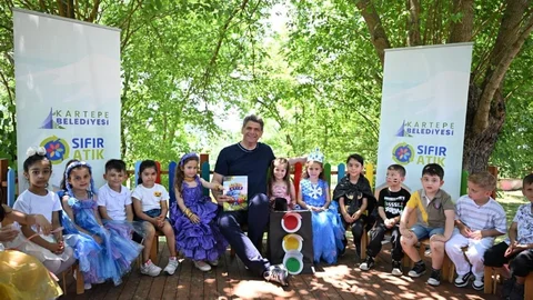 Kartepe'de Geri Dönüşüm Defilesi Yapıldı