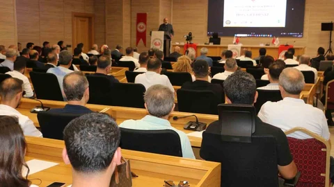 Diyarbakır'da Optisyenlik Çalıştayı Düzenlendi