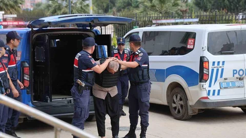 Kozan'da Baba Oğlu Katleden Zanlı Adliyeye Sevk Edildi