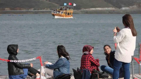 Bayburt'taki Göl Turistlerin Gözdesi
