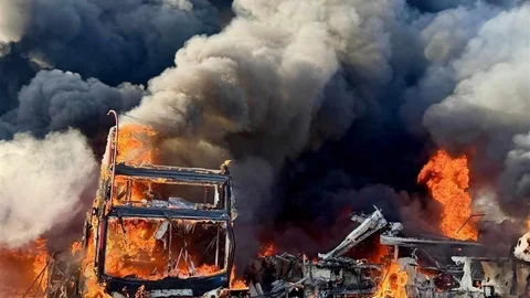 Londra'da Çift Katlı Otobüs Yangını Şüphesi