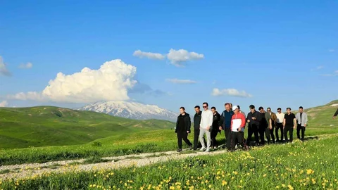 Bitlis'te Vali Karakaya'nın Doğa Yürüyüşü