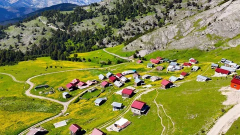Gümüşhane'de Renkli Yayla Manzarası