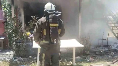Antalya'da Tarlada Yangın Çıktı