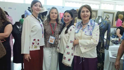Ninelerin Kumaşlarıyla Defile