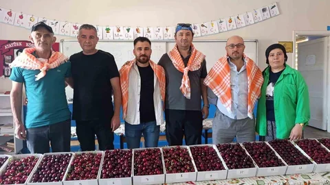 Börez’de Kiraz Festivali Coşkuyla Kutlandı