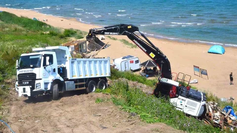 Sinop'ta Kaçak Yapılara Yıkım Başladı