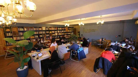Rasathane Kitap Kafe'ye İlgi Artıyor