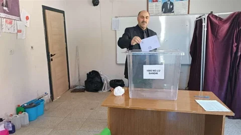 Başkale'de Muhtarlık Seçimi Yenilendi