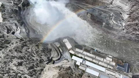 Yusufeli Barajı'nda Gökkuşağı Görüntüsü Oluştu