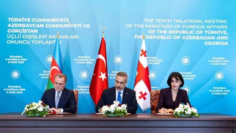 İstanbul'da Üçlü Dışişleri Bakanları Toplantısı