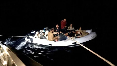 İzmir'de 18 Düzensiz Göçmen Yakalandı