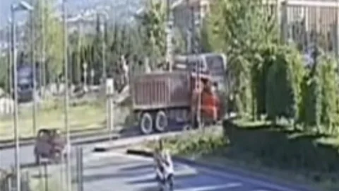 Kayseri'de Tramvay ve Kamyon Çarpıştı