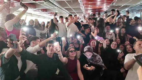 Ümraniye'de Lise Mezuniyet Coşkusu